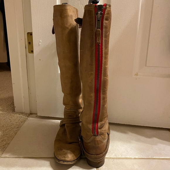 red zipper boots